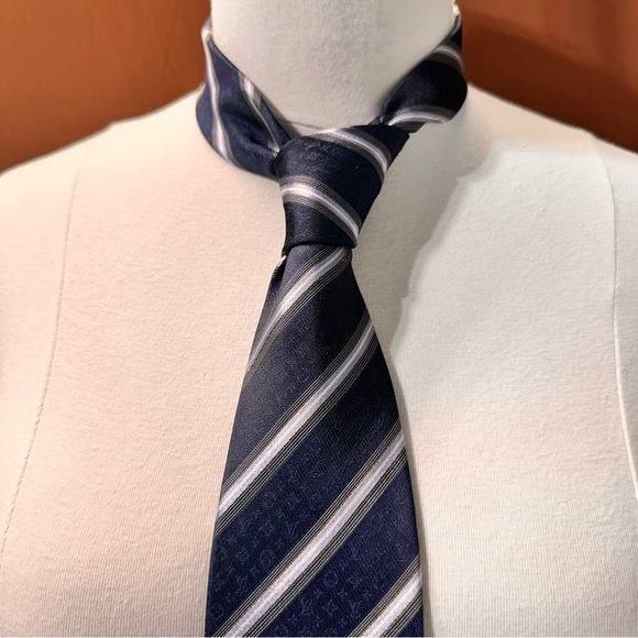 Louis Vuitton Navy and Silver Striped Tie